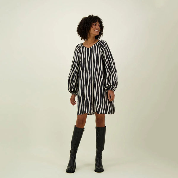 Metsola ALLEY VOLUME SLEEVE TUNIC DRESS Licoric